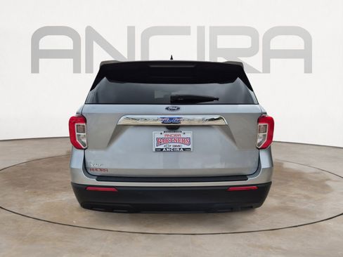 Used 2024 Ford Explorer XLT RWD image 9