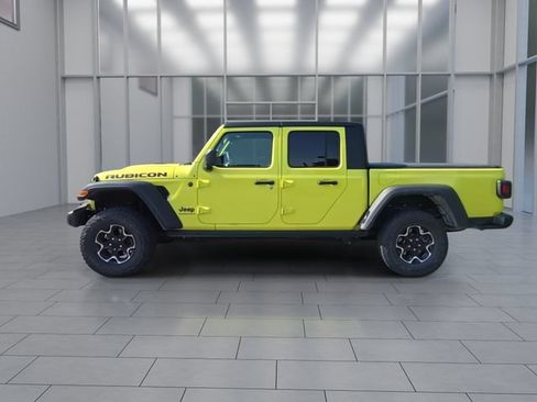 Used 2023 Jeep Gladiator Rubicon w/ Cold Weather Group AWD/4WD image 5