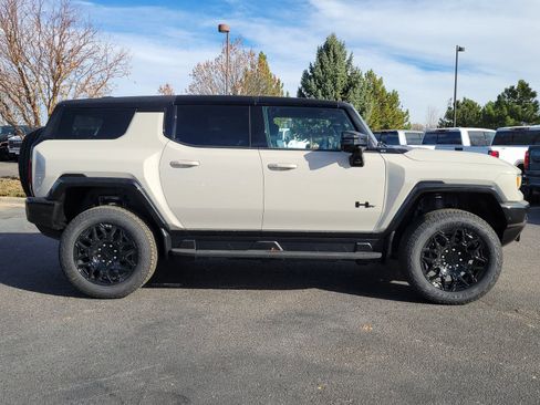New 2026 GMC Hummer EV SUV w/ LPO, Dark Essentials Package AWD/4WD image 2