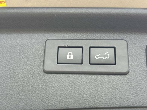 Used 2023 Subaru Forester Premium AWD/4WD image 15
