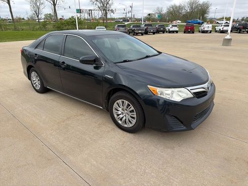 Used 2014 Toyota Camry LE FWD image 1
