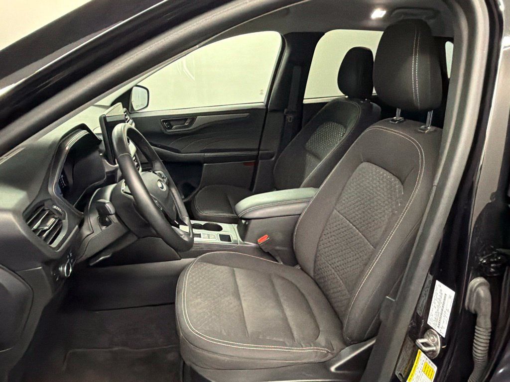 Used 2023 Ford Escape Active w/ Tech Pack #1 AWD/4WD image 25