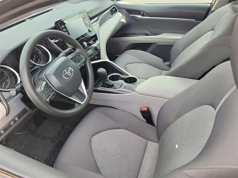 Used 2023 Toyota Camry LE image 3