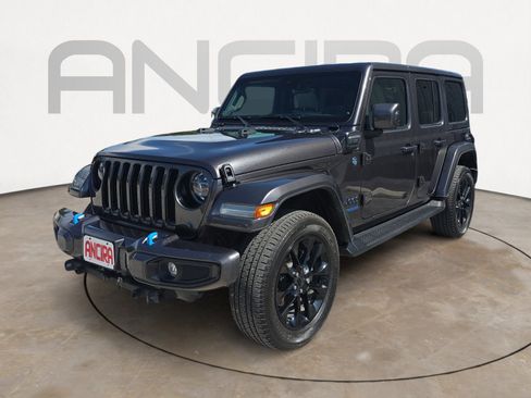 Used 2021 Jeep Wrangler Unlimited Sahara AWD/4WD image 6