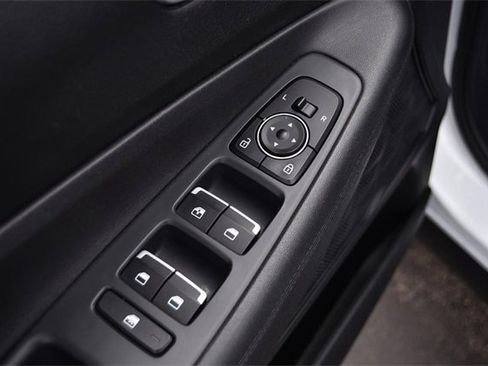 Used 2022 Hyundai Santa Fe SE image 8