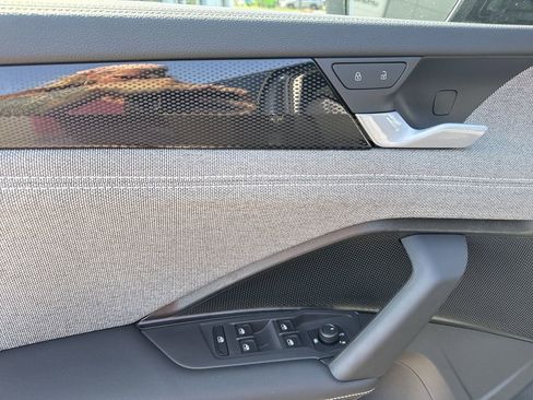 New 2025 Volkswagen Tiguan S image 24