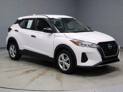 Used 2024 Nissan Kicks S image 1