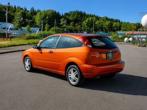 Used 2005 Ford Focus SE FWD image 5