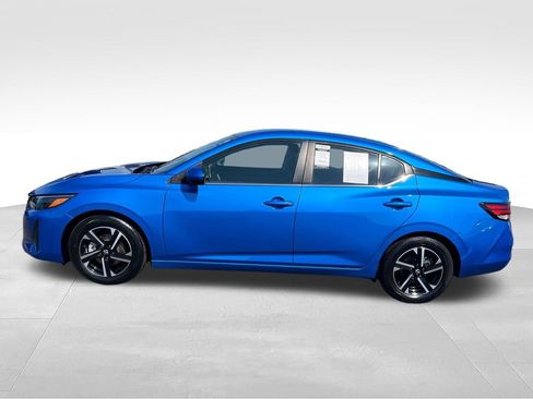 Used 2025 Nissan Sentra SV FWD image 2