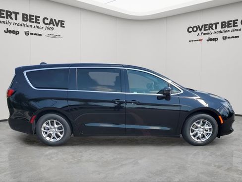New 2026 Chrysler Voyager LX image 11