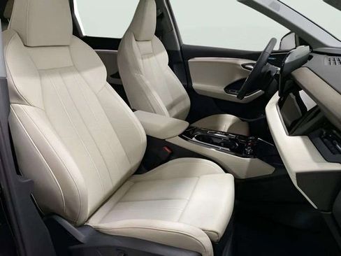 Used 2025 Audi Q6 e-tron Premium Plus w/ Premium Plus image 92