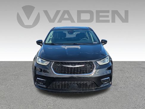 Used 2023 Chrysler Pacifica Touring-L image 31