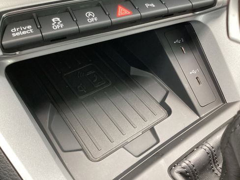 Used 2024 Audi Q3 2.0T Premium Plus w/ Premium Plus Package image 25