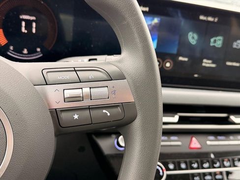 Used 2025 Hyundai Sonata SE image 22