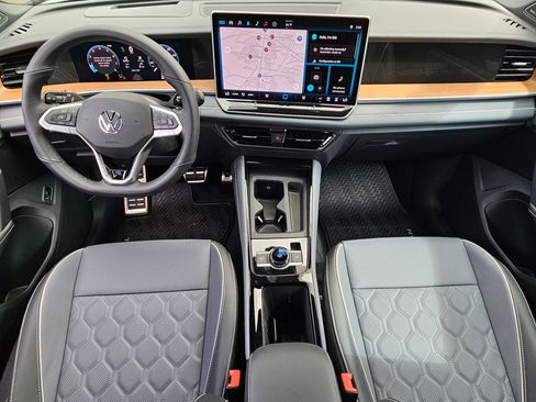 New 2026 Volkswagen Tiguan SEL R-Line AWD/4WD image 22