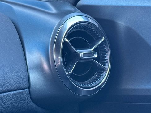 Used 2026 Chevrolet Equinox EV LT image 29