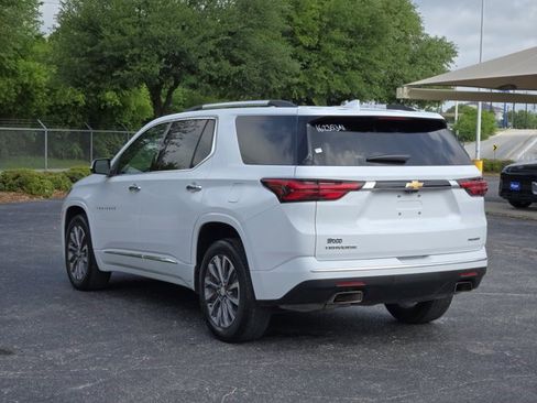 Certified 2023 Chevrolet Traverse Premier FWD image 8