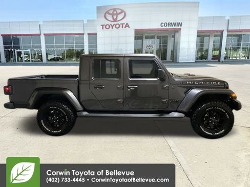 Used 2025 Jeep Gladiator Sport image 6