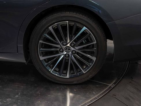 Used 2024 Lexus ES 350 w/ Premium Package FWD image 10
