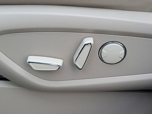 Certified 2022 Lincoln Nautilus Reserve FWD image 13