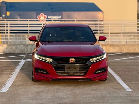 Used 2019 Honda Accord Sport image 2