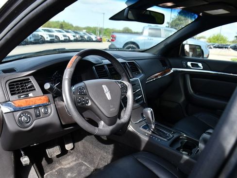 Used 2016 Lincoln MKS AWD image 11