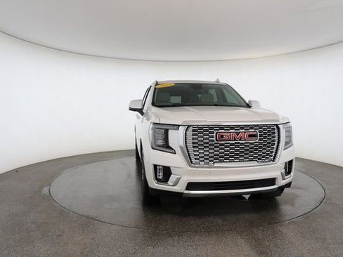Used 2023 GMC Yukon XL Denali image 29