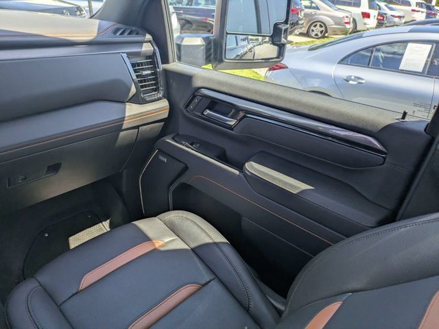 Used 2025 GMC Sierra 2500 AT4 w/ AT4 Premium Plus Package AWD/4WD image 19