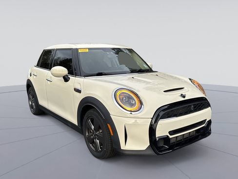 Used 2022 MINI Cooper S image 1