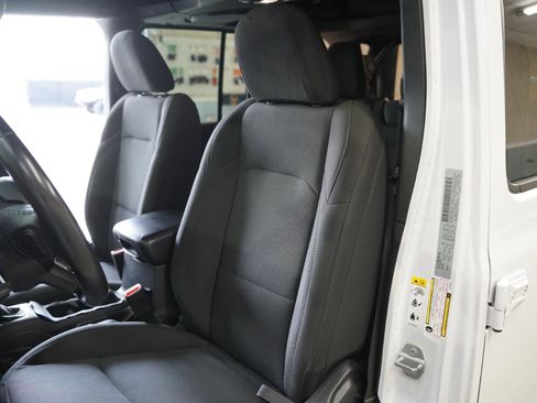 Used 2018 Jeep Wrangler Unlimited Sport S image 26