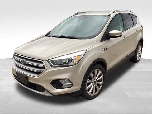 Used 2017 Ford Escape Titanium image 1