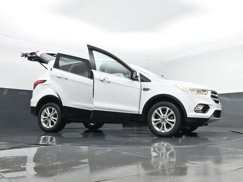 Used 2019 Ford Escape SE image 31