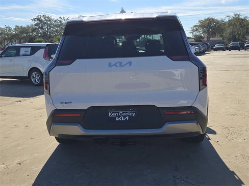 New 2026 Kia EV9 Wind image 7