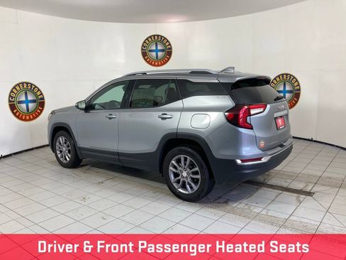 Used 2024 GMC Terrain SLT image 23