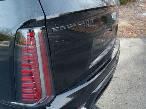 New 2026 Cadillac Escalade IQL Sport 1 w/ LPO, ONYX Package image 7