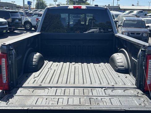 Used 2023 Ford F350 Platinum w/ FX4 Off-Road Package AWD/4WD image 8