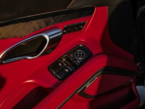 Used 2015 Porsche 911 Turbo S image 41