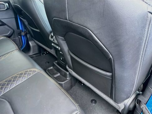 Used 2023 Jeep Wrangler Unlimited Sahara AWD/4WD image 34