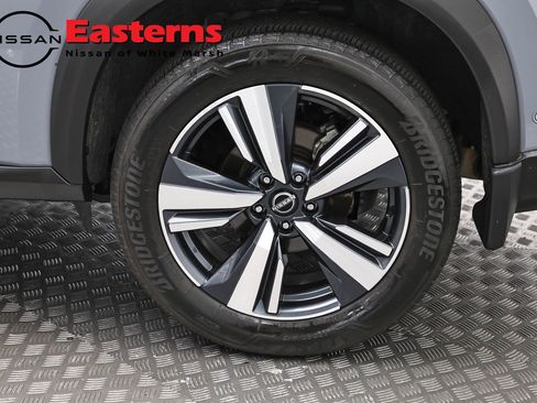 Used 2024 Nissan Rogue SL AWD/4WD image 33