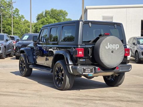 Used 2023 Jeep Wrangler Unlimited Sahara AWD/4WD image 8