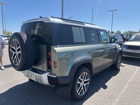 Used 2020 Land Rover Defender 110 HSE AWD/4WD image 4