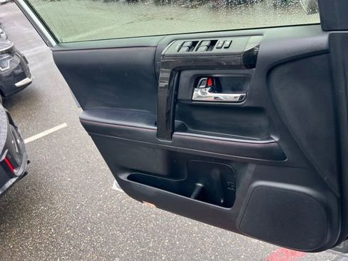 Used 2021 Toyota 4Runner TRD Off-Road AWD/4WD image 17