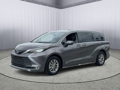 Used 2021 Toyota Sienna XLE