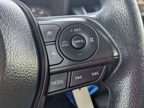 Used 2025 Toyota Corolla LE FWD image 15