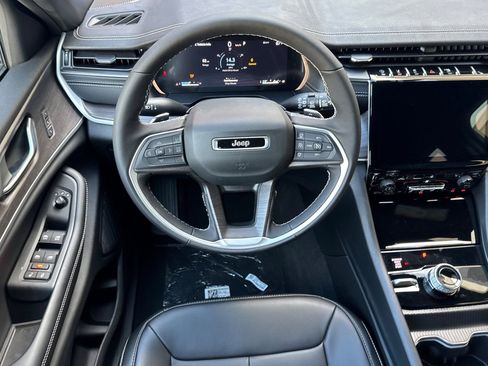 New 2025 Jeep Grand Cherokee L Limited w/ Black Appearance Package image 13