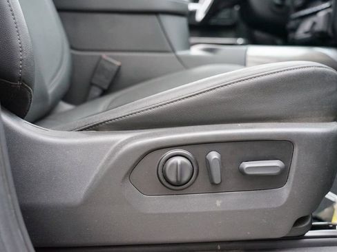 Used 2022 Chevrolet Silverado 3500 LTZ image 30