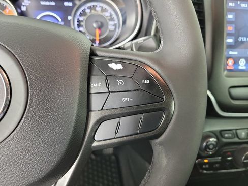 Used 2022 Jeep Cherokee Trailhawk AWD/4WD image 22