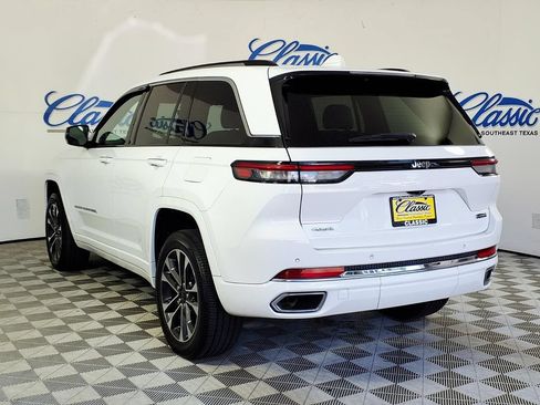 Used 2023 Jeep Grand Cherokee Overland AWD/4WD image 2