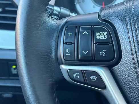 Used 2016 Toyota Sienna SE w/ SE Preferred Package image 28