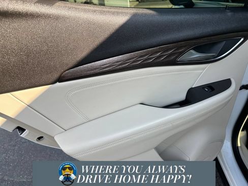 Used 2021 Buick Envision Avenir w/ Technology Package II FWD image 18